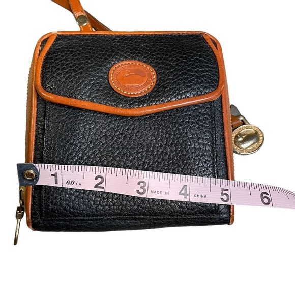 Vintage Dooney & Bourke *Black* Mini Square Zip-Along Crossbody Wallet 18173B - Picture 8 of 14